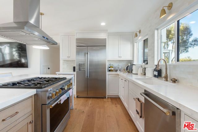 4243 Don Carlos Drive, Los Angeles, CA 90008