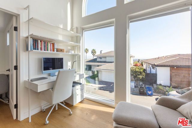 4243 Don Carlos Drive, Los Angeles, CA 90008