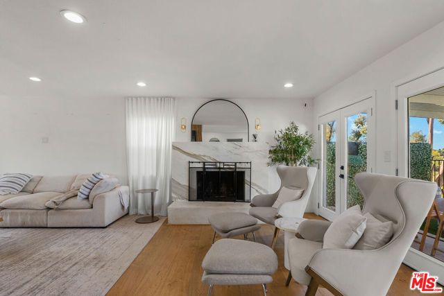 4243 Don Carlos Drive, Los Angeles, CA 90008