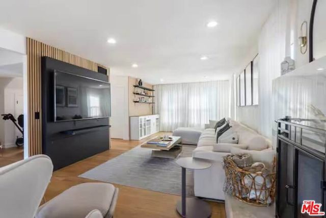 4243 Don Carlos Drive, Los Angeles, CA 90008
