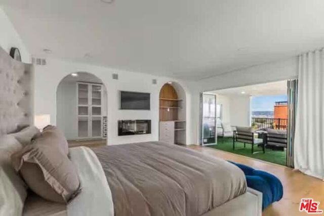 4243 Don Carlos Drive, Los Angeles, CA 90008