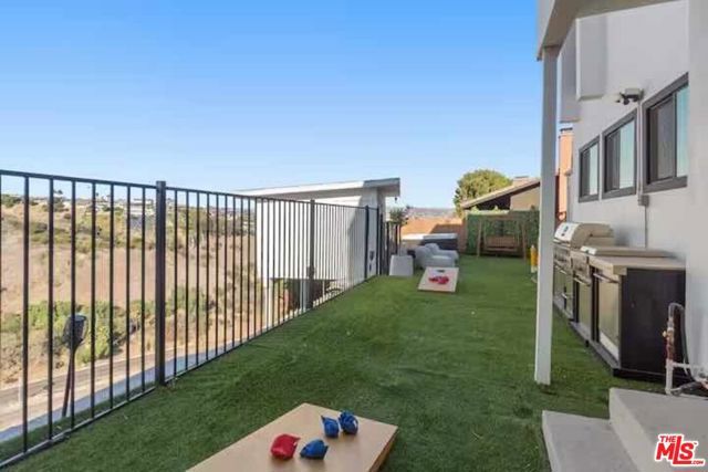 4243 Don Carlos Drive, Los Angeles, CA 90008