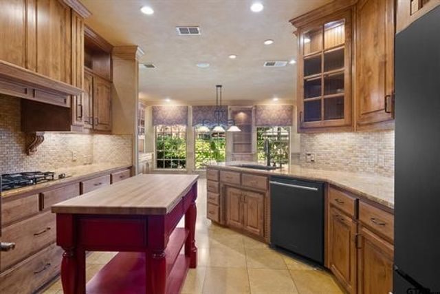 3406 Pebblebrook Drive, Tyler, TX 75707