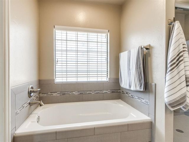 3023 Piper Lane, Choctaw, OK 73020