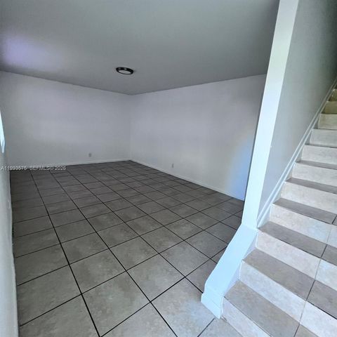 5721 Blueberry Ct 125, Lauderhill, FL 33313