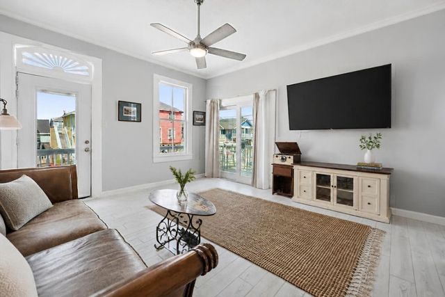 1805 19th Street, Galveston, TX 77550