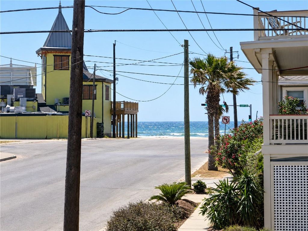 1805 19th Street, Galveston, TX 77550