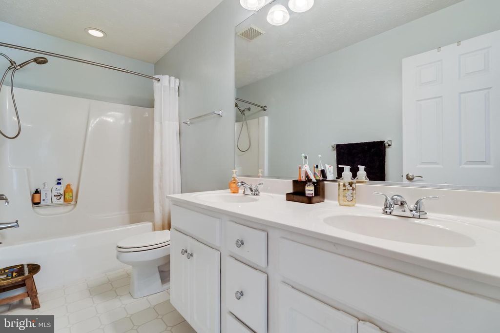 Image 14 of property listing at 23223 SASSAFRAS LN, California, MD 20619