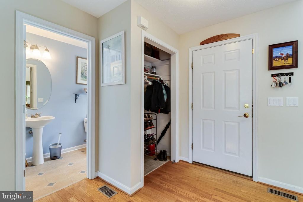 Image 23 of property listing at 23223 SASSAFRAS LN, California, MD 20619