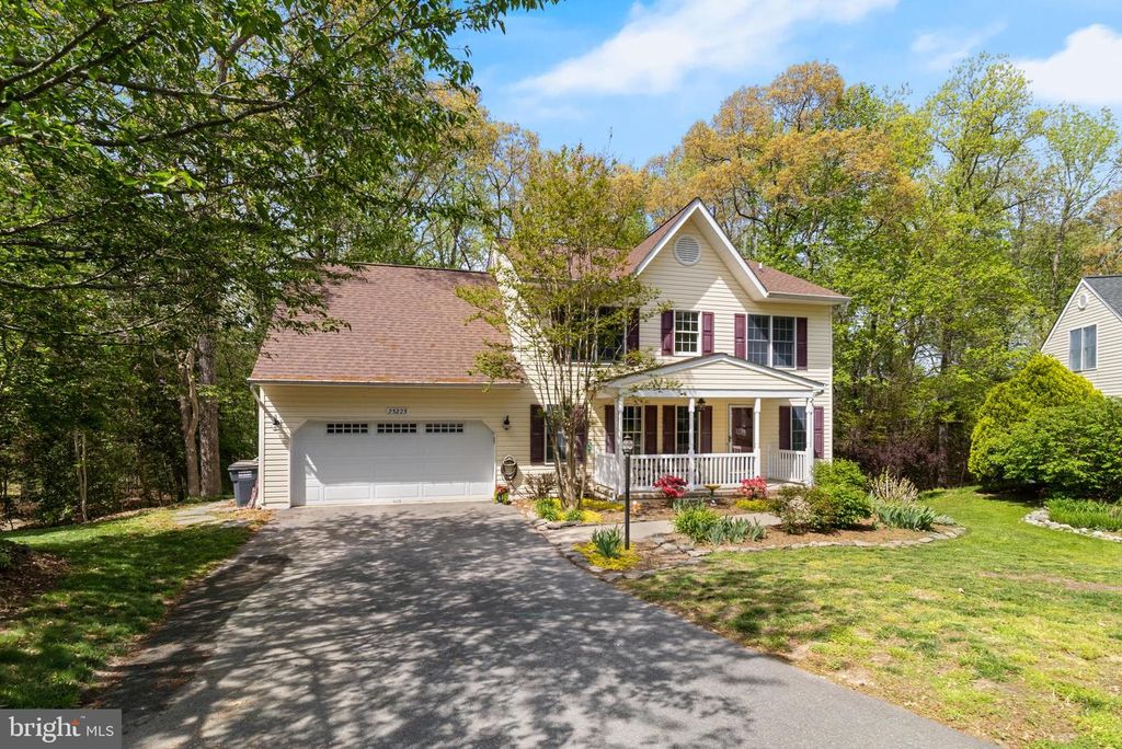 Image 3 of property listing at 23223 SASSAFRAS LN, California, MD 20619