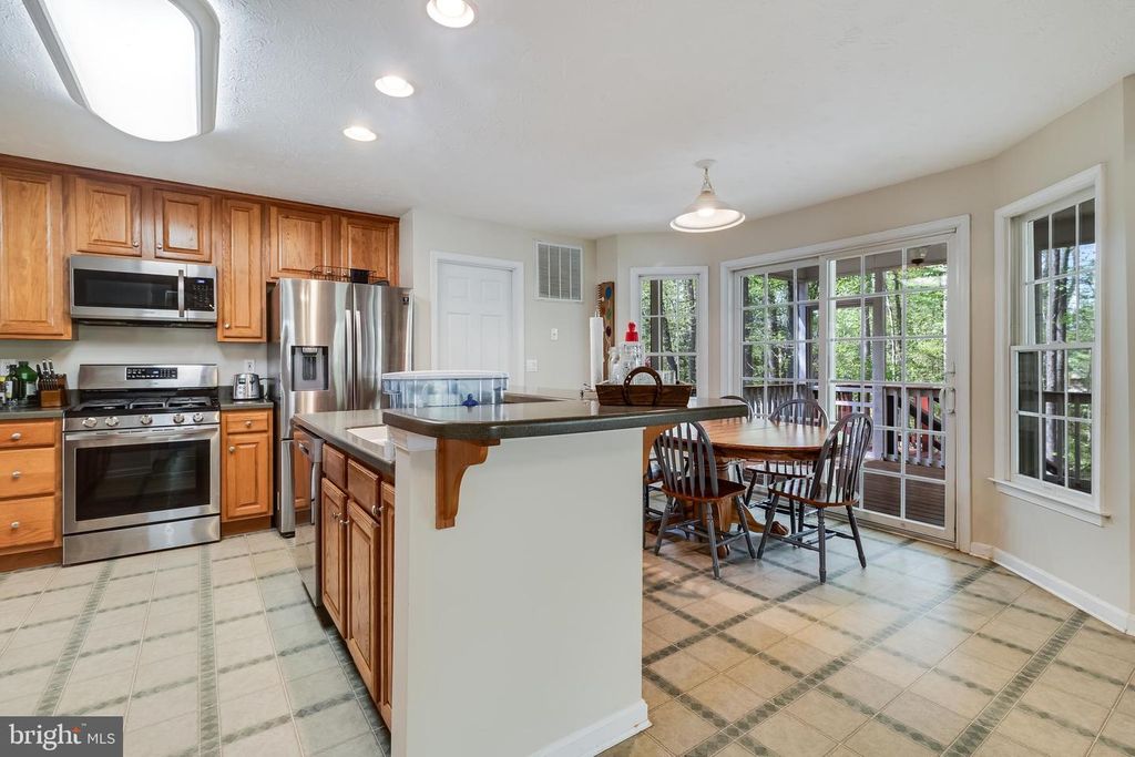 Image 34 of property listing at 23223 SASSAFRAS LN, California, MD 20619