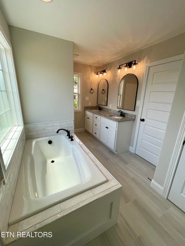 3705 Parker Harrison Way, Knoxville, TN 37924