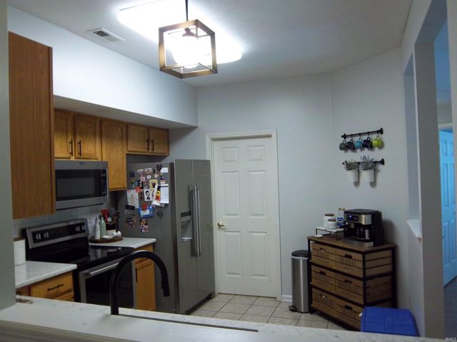 3707 E Barrington Drive D101, Bloomington, IN 47408