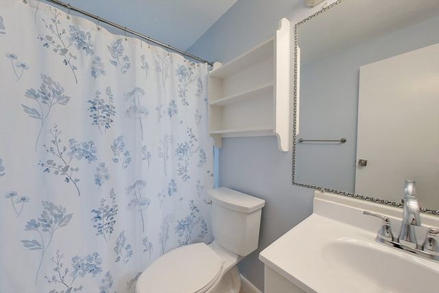 180 Tyngsboro Rd 22A, Chelmsford, MA 01863