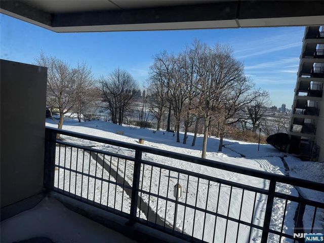 2 Horizon Road G-2, Fort Lee, NJ 07024