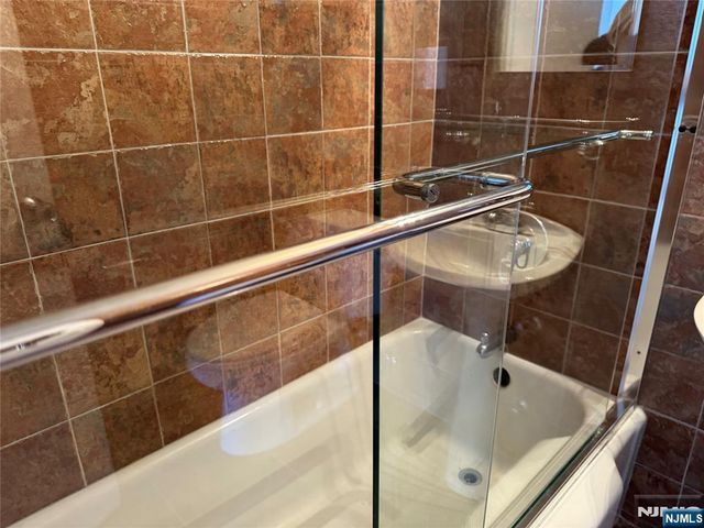 2 Horizon Road G-2, Fort Lee, NJ 07024