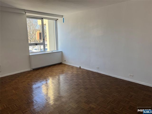 2 Horizon Road G-2, Fort Lee, NJ 07024