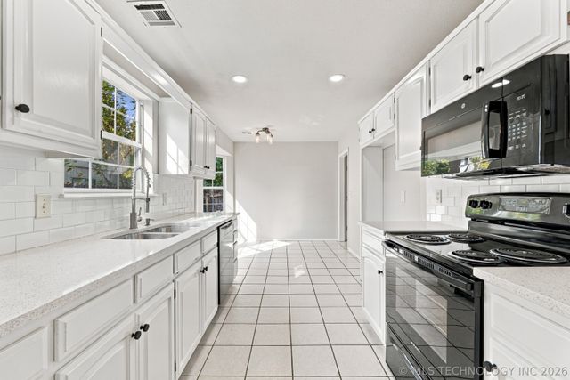 8921 S 73rd East Avenue, Tulsa, OK 74133