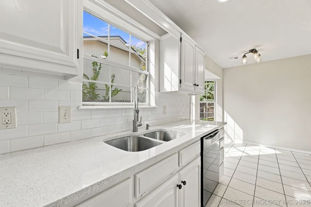 8921 S 73rd East Avenue, Tulsa, OK 74133