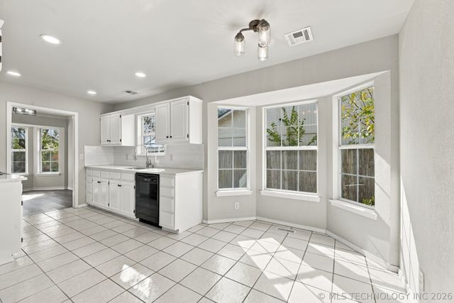 8921 S 73rd East Avenue, Tulsa, OK 74133