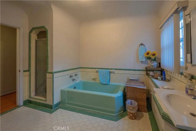 516 N Crescent Heights, Los Angeles, CA 90048