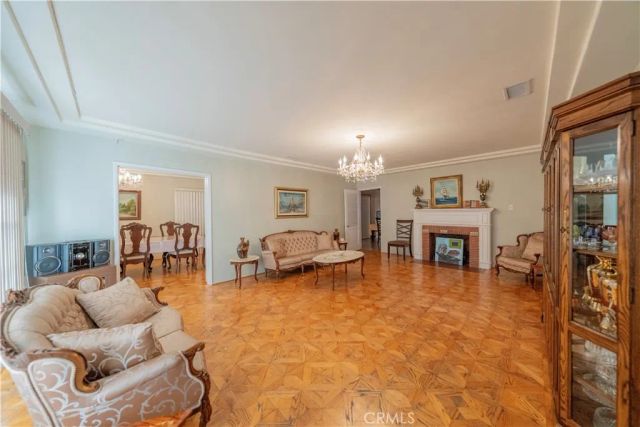 516 N Crescent Heights, Los Angeles, CA 90048