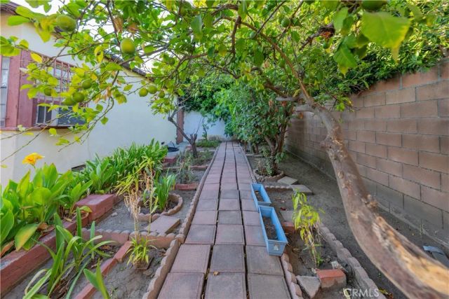 516 N Crescent Heights, Los Angeles, CA 90048