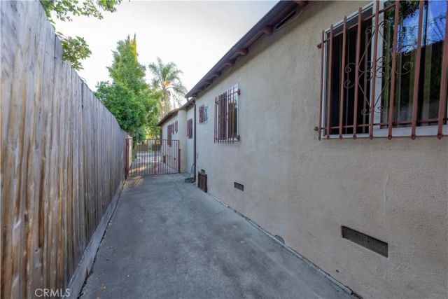 516 N Crescent Heights, Los Angeles, CA 90048
