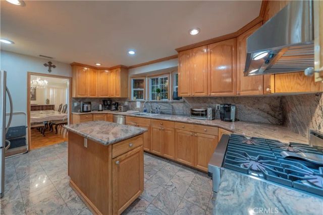 516 N Crescent Heights, Los Angeles, CA 90048