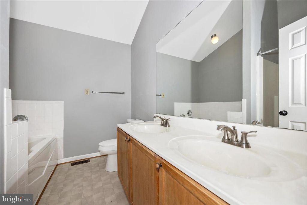Image 26 of property listing at 211 MOSER CIR, Thurmont, MD 21788