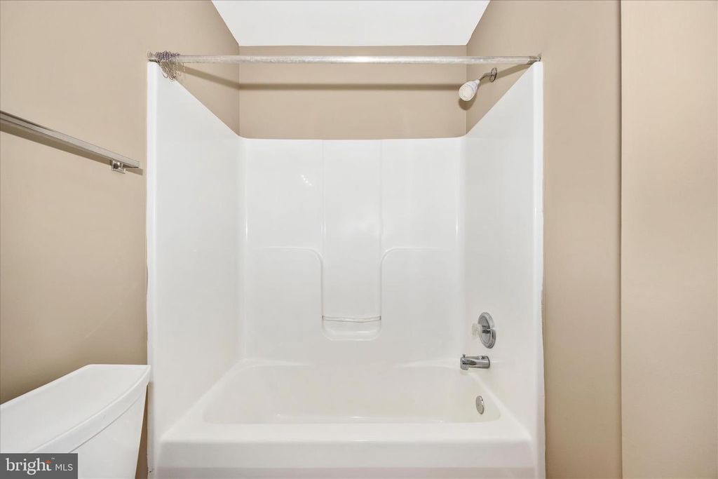 Image 33 of property listing at 211 MOSER CIR, Thurmont, MD 21788
