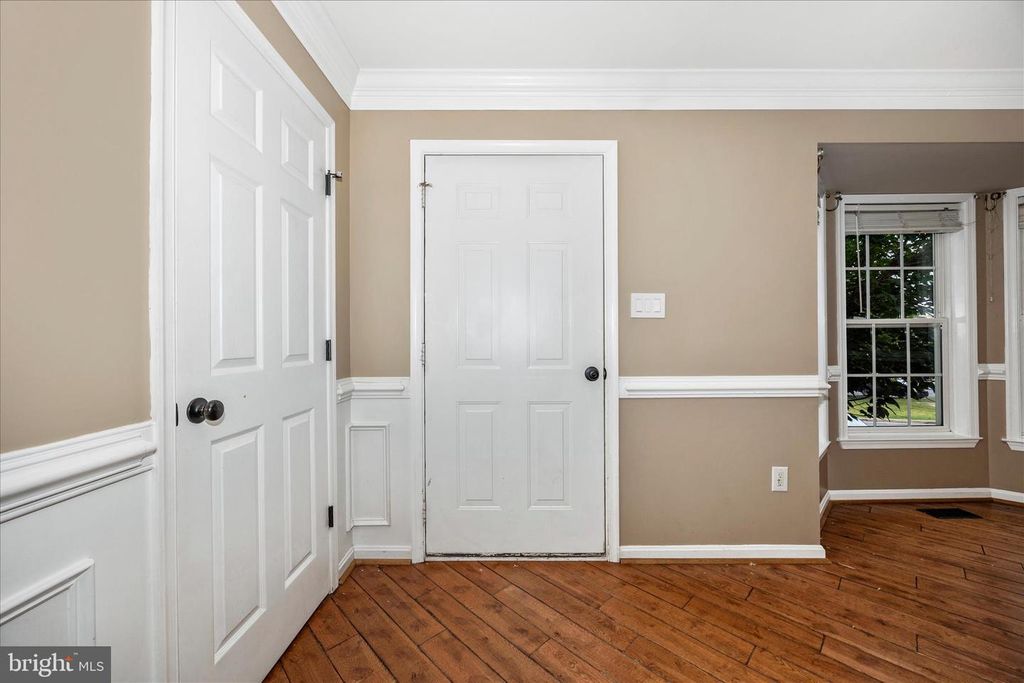 Image 3 of property listing at 211 MOSER CIR, Thurmont, MD 21788