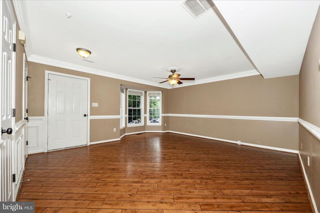 Image 6 of property listing at 211 MOSER CIR, Thurmont, MD 21788