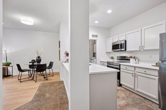 9004 Sawgrass Glen, Maple Grove, MN 55311