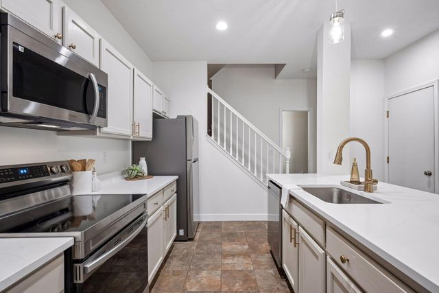 9004 Sawgrass Glen, Maple Grove, MN 55311
