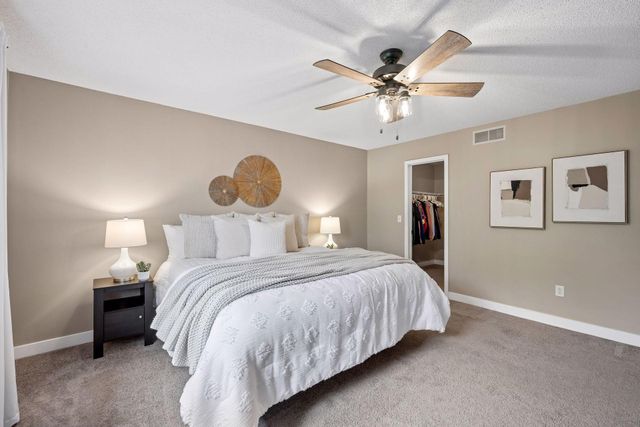 9004 Sawgrass Glen, Maple Grove, MN 55311