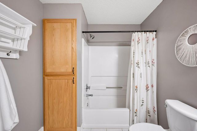 9004 Sawgrass Glen, Maple Grove, MN 55311