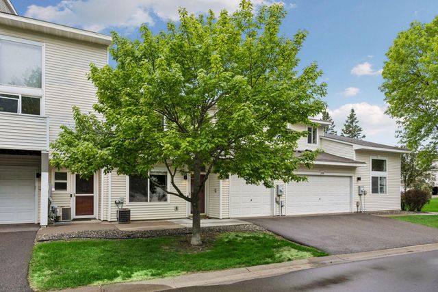 9004 Sawgrass Glen, Maple Grove, MN 55311