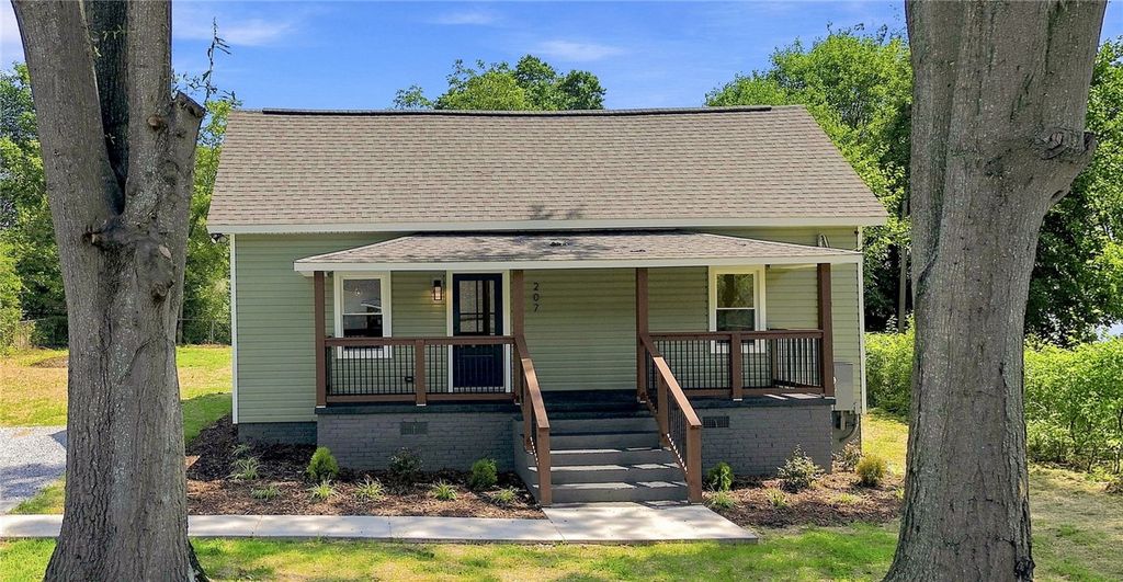 207 South 7th Street, Easley, SC 29640