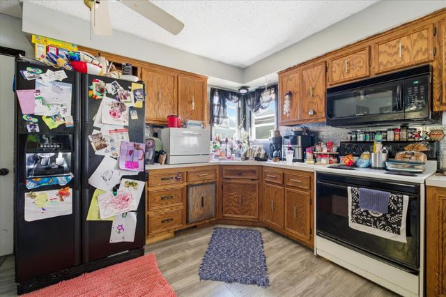 433 6th Avenue SW, Cambridge, MN 55008