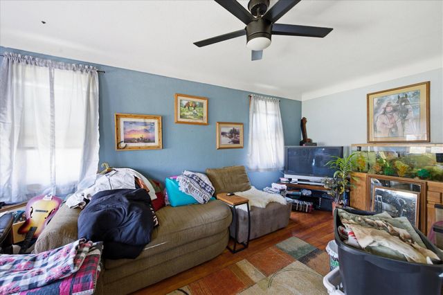 433 6th Avenue SW, Cambridge, MN 55008