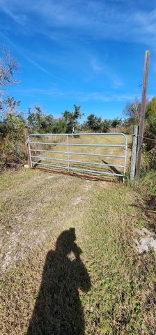 1320 W Young Ave, Aransas Pass, TX 78336