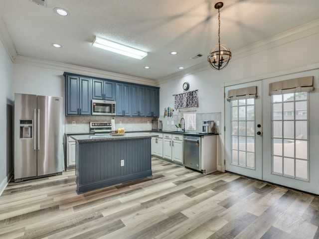 13628 Cherokee Ranch Road, Fort Worth, TX 76262