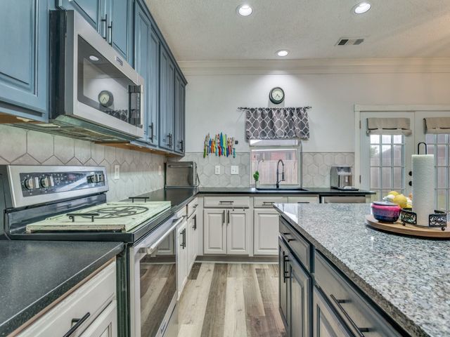 13628 Cherokee Ranch Road, Fort Worth, TX 76262