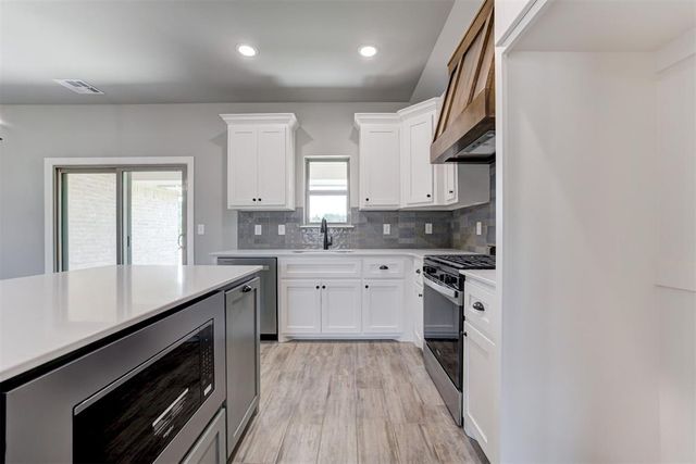 1204 Azalea Farms Road, Noble, OK 73068