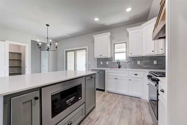 1204 Azalea Farms Road, Noble, OK 73068