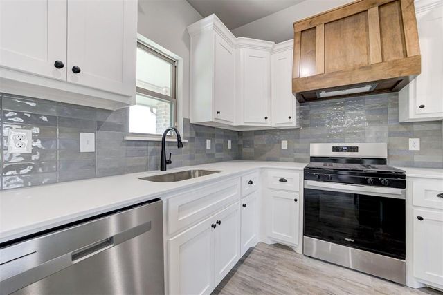 1204 Azalea Farms Road, Noble, OK 73068