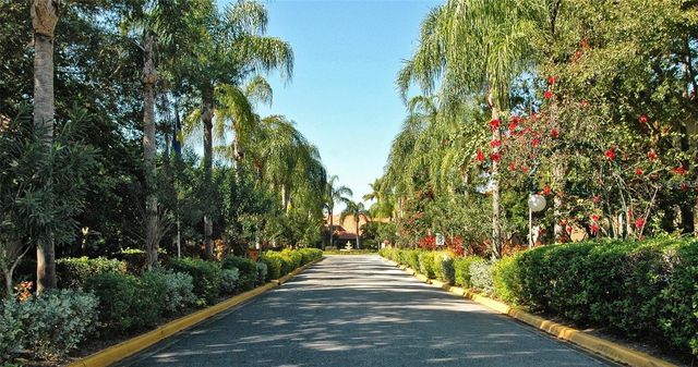 4002 CROCKERS LAKE BOULEVARD 27, Sarasota, FL 34238