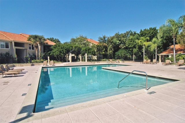 4002 CROCKERS LAKE BOULEVARD 27, Sarasota, FL 34238