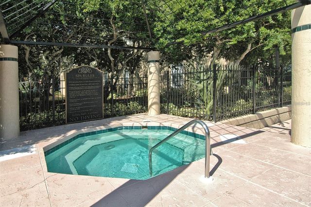 4002 CROCKERS LAKE BOULEVARD 27, Sarasota, FL 34238